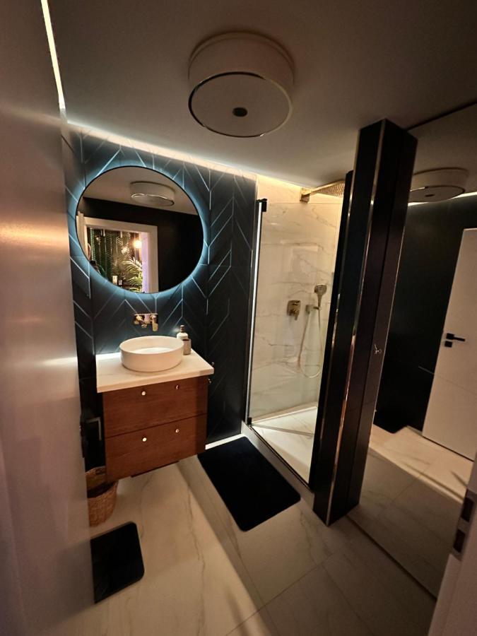 דירות ברטיסלאבה Skyline Elegance With Free Parking מראה חיצוני תמונה