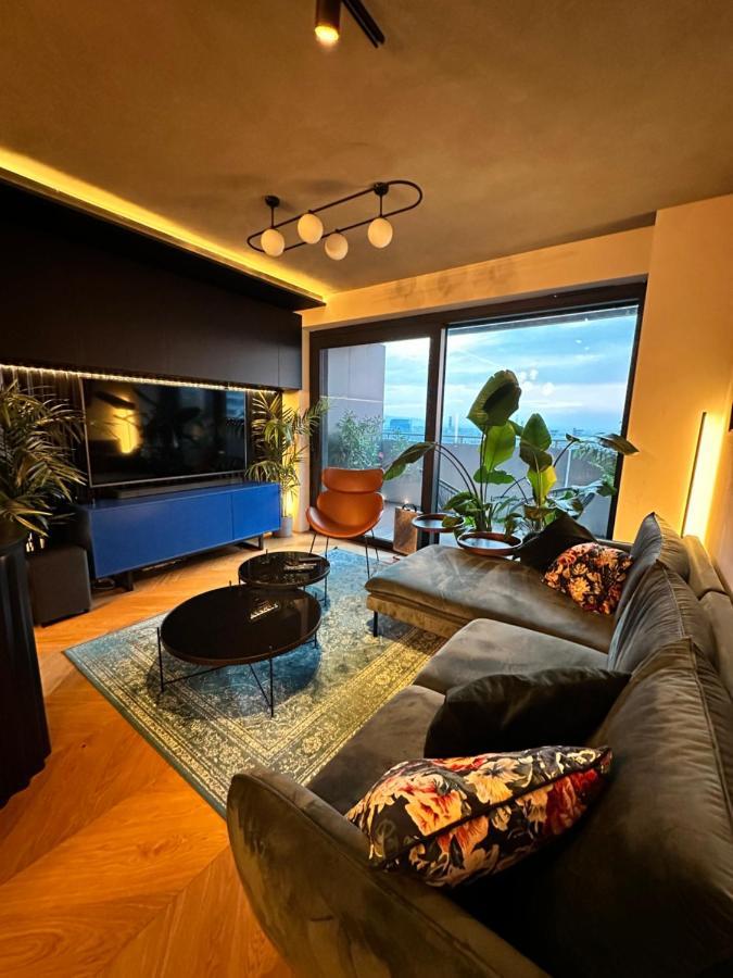 דירות ברטיסלאבה Skyline Elegance With Free Parking מראה חיצוני תמונה