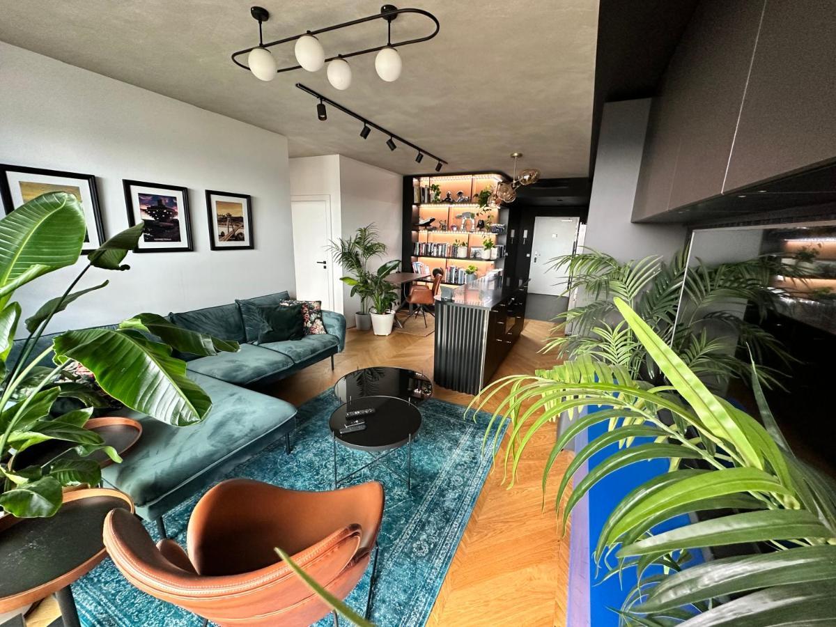 דירות ברטיסלאבה Skyline Elegance With Free Parking מראה חיצוני תמונה