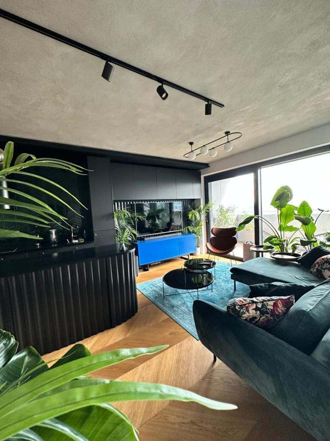 דירות ברטיסלאבה Skyline Elegance With Free Parking מראה חיצוני תמונה