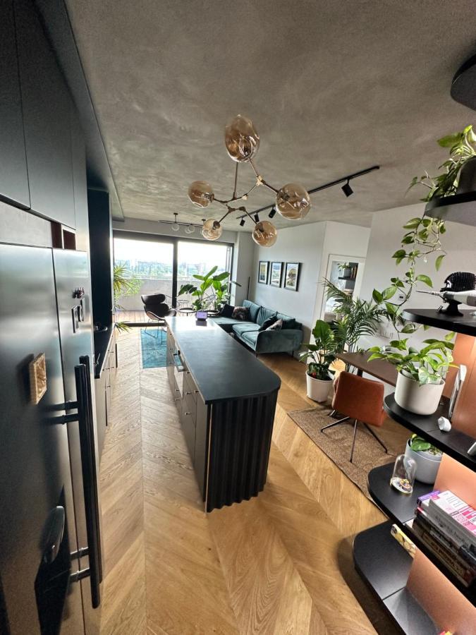 דירות ברטיסלאבה Skyline Elegance With Free Parking מראה חיצוני תמונה